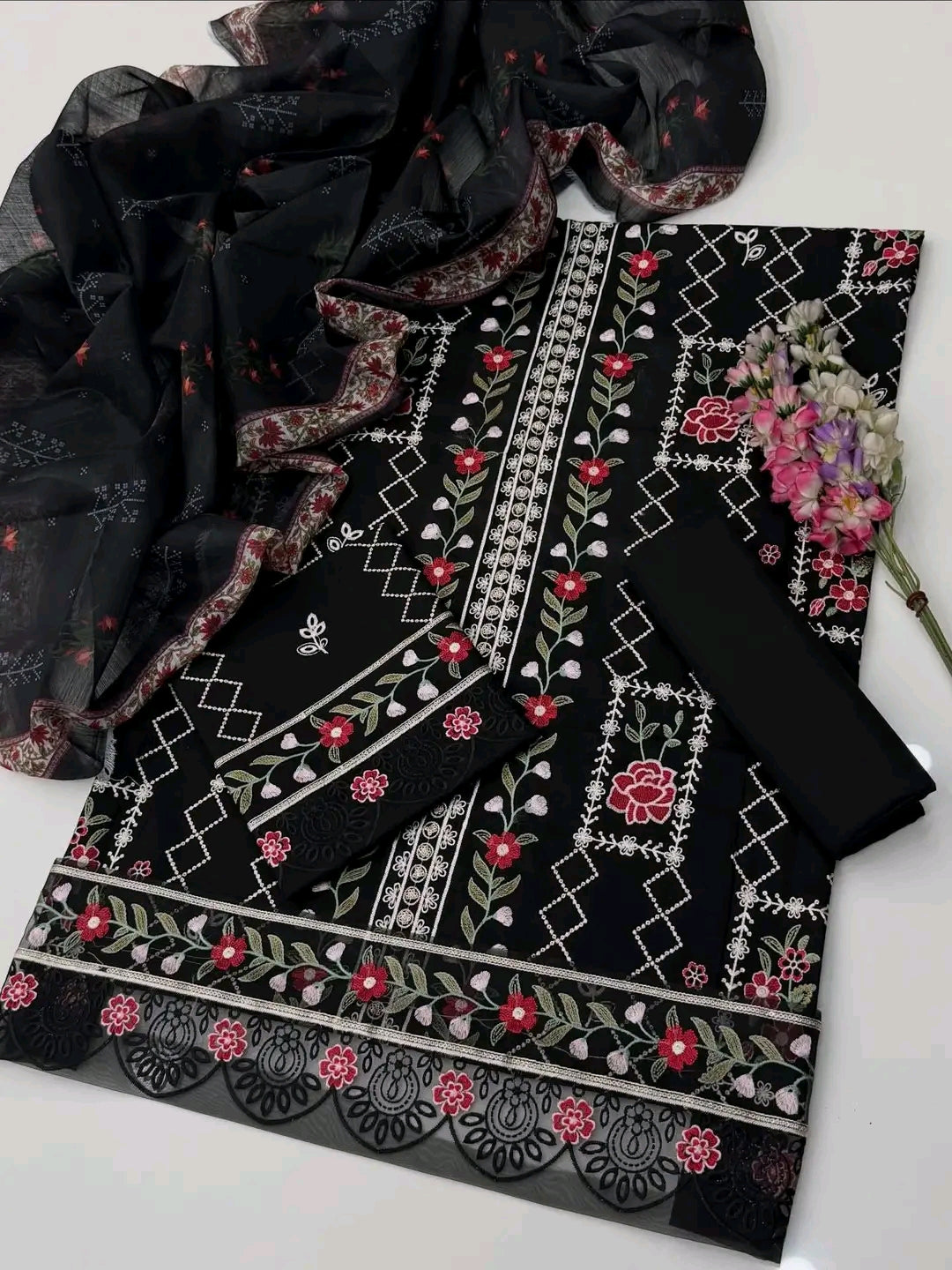 Embroidery Printed Lawn 3pc