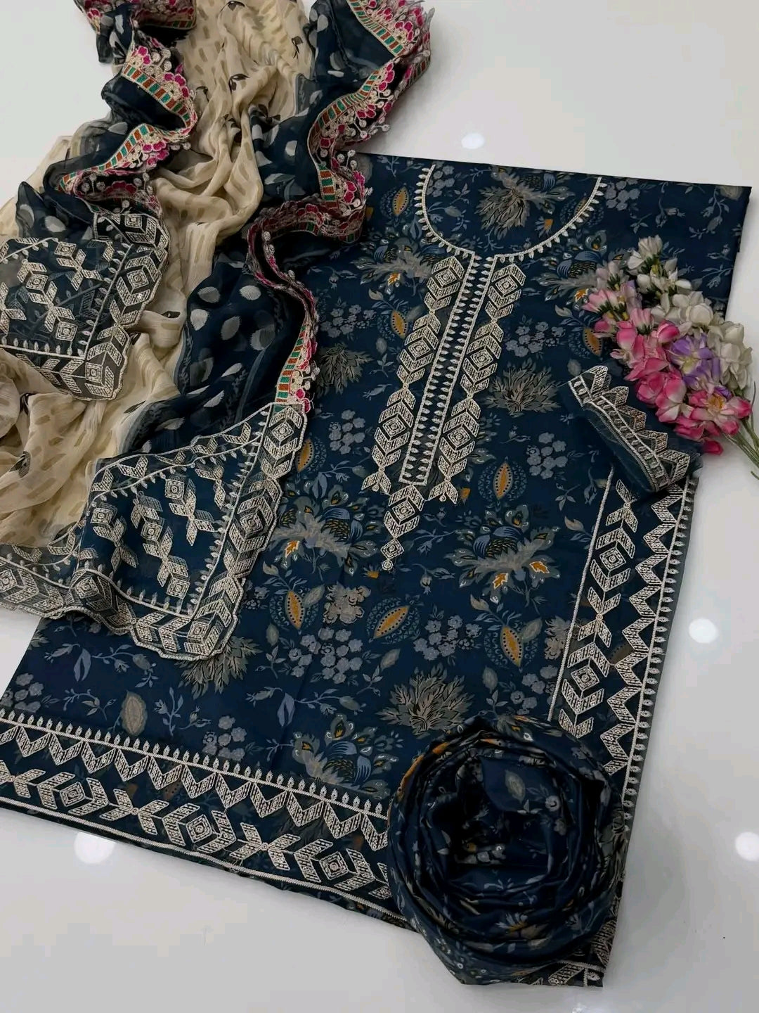 Embroidery Printed Lawn 3pc