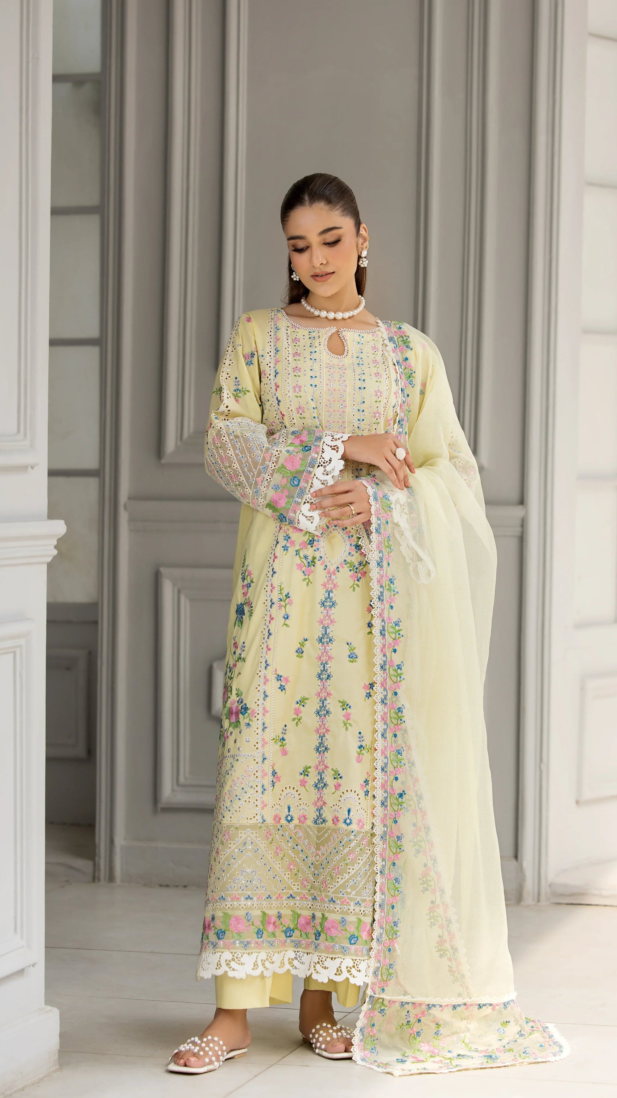 Embroidery lawn 3pc
